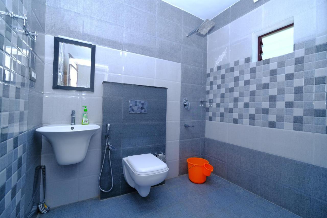 Marari Ebin Charlys Apartman Mararikulam Kültér fotó