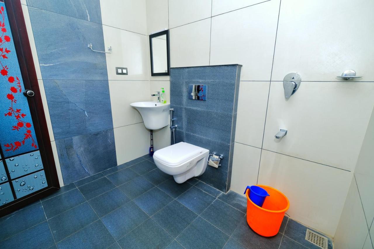 Marari Ebin Charlys Apartman Mararikulam Kültér fotó