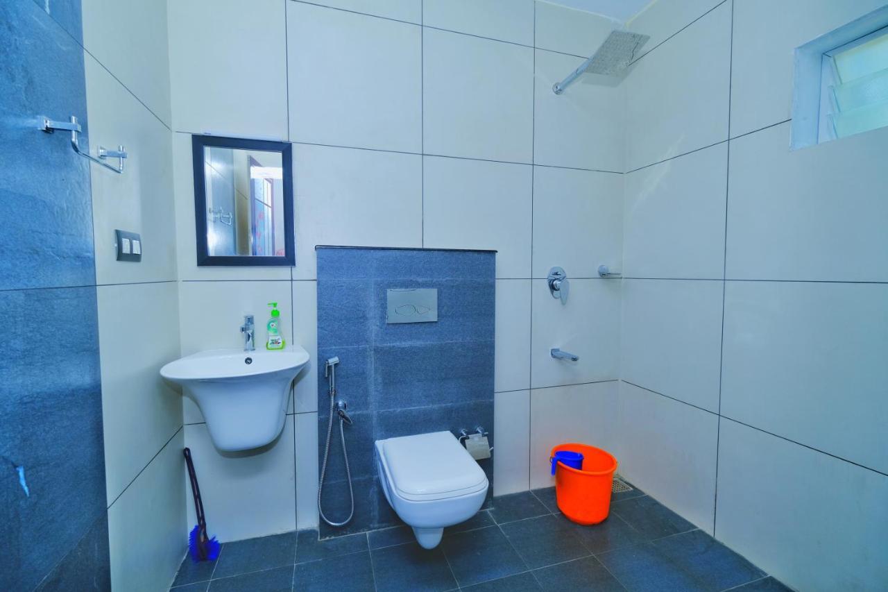 Marari Ebin Charlys Apartman Mararikulam Kültér fotó